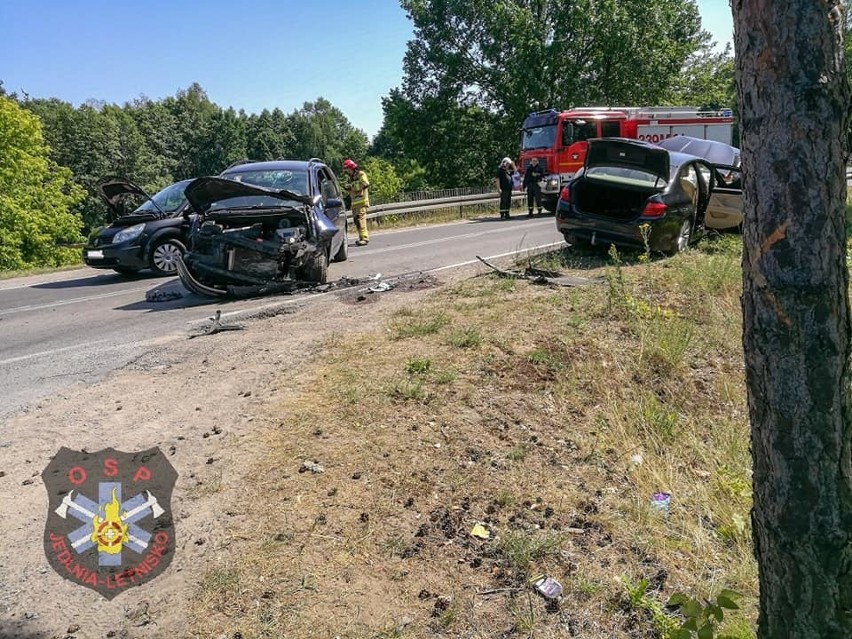 Wypadek w Siczkach koło Radomia. Dwie osoby zostały ranne.