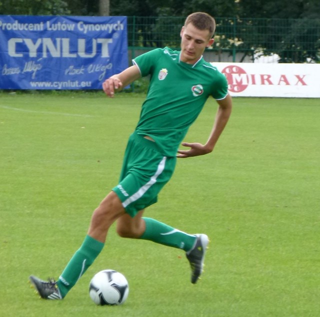 Mateusz Radecki zagrał w meczu rezerw Radomiaka Radom i drugiego zespołu Energii Kozienic Janikowa, wygranym 2:1 przez radomian.