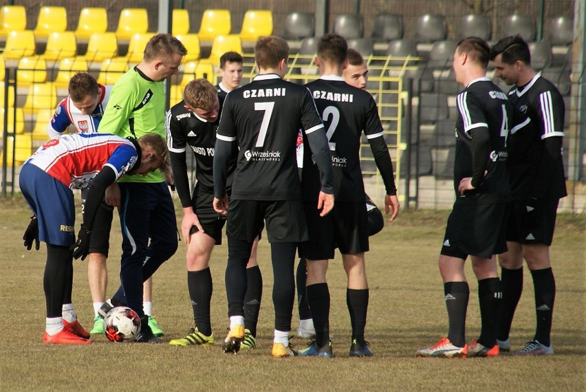 Czarni Połaniec przegrali ciekawy sparing z Wisłą Sandomierz [DUŻO ZDJĘĆ]