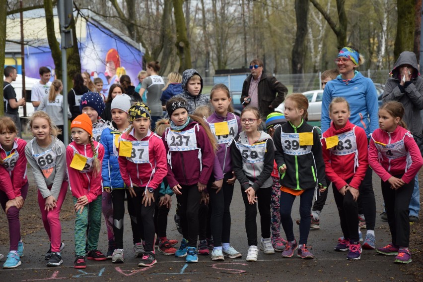 Uczniowie biegali w parku Zadole w Katowicach