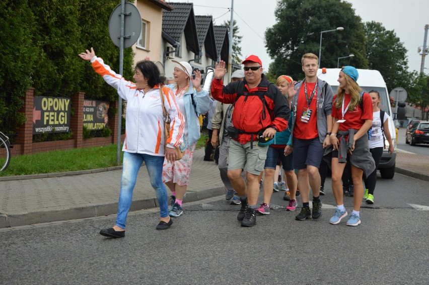 Oświęcim. Pielgrzymi w drodze na Jasną Górę [ZDJĘCIA, WIDEO]