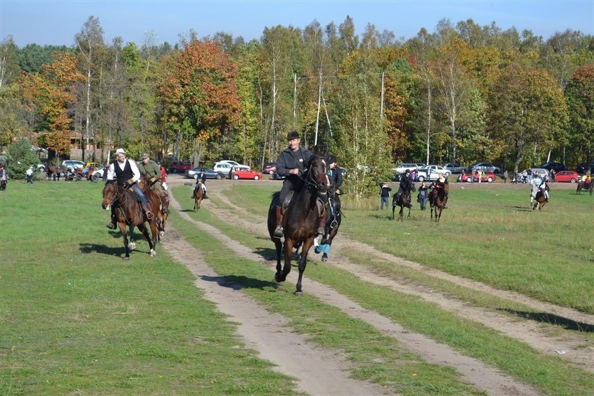 Hubertus 2014. Jeźdźcy z całego regionu opanowali zamkowe...