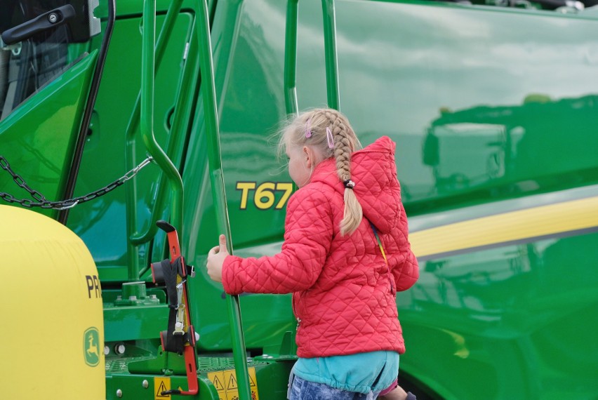 W sobotę Agro Show 2018 odwiedzały tłumy. Zobacz na...