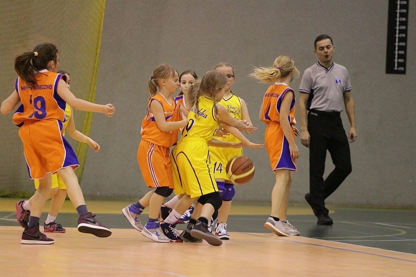 Pierwszy mecz najmłodszych koszykarek Unii Basket [WIDEO, ZDJĘCIA]