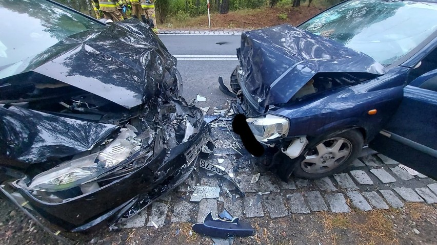 Wypadek na DK 53 pomiędzy Antoniami a Szwendrowym Mostem. Zderzyły się dwa samochody. 21.09.2022