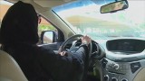 "No woman, no drive". Saudyjki chcą móc prowadzić auta [video]
