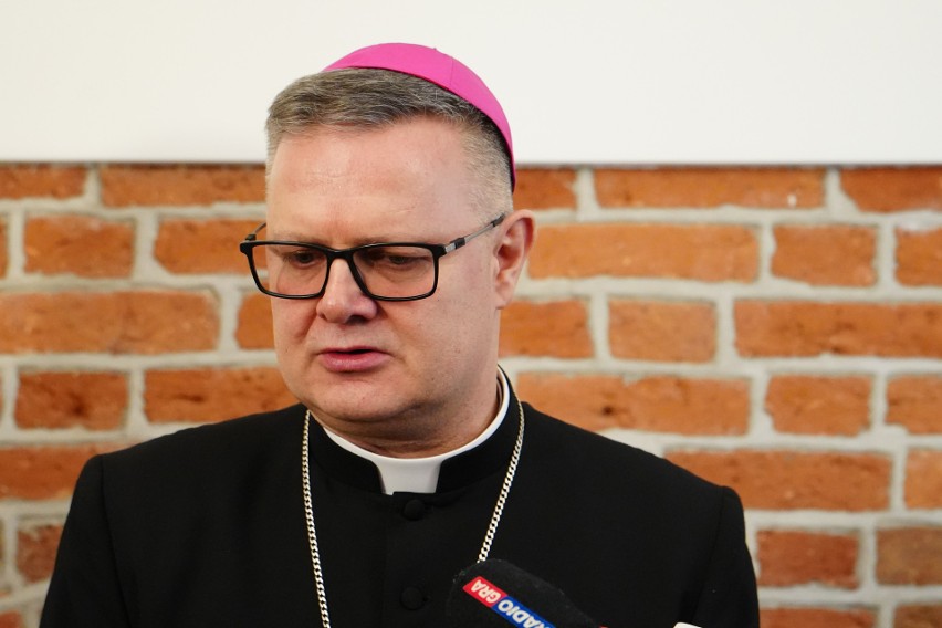 Ordynariusz diecezji toruńskiej ksiądz biskup Wiesław...