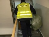 Policja: W okolicach Turku i Jarocina sprzedawali podrobione zabawki i plecaki