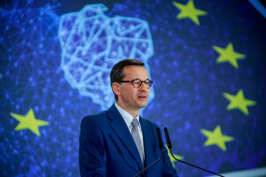 Morawiecki: Nasi poprzednicy jechali do Brukseli z...