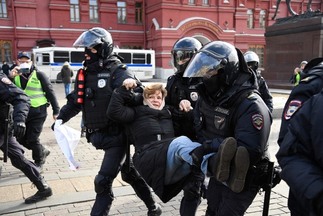 Łącznie od początku protestów represje dotknęły ponad 14 tysięcy Rosjan