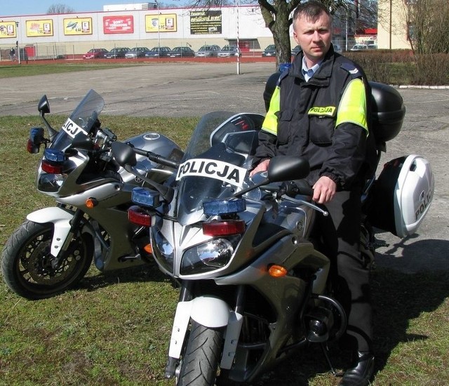 Mł. asp. Marek Baranowski z lęborskiej drogówki i nowe motocykle