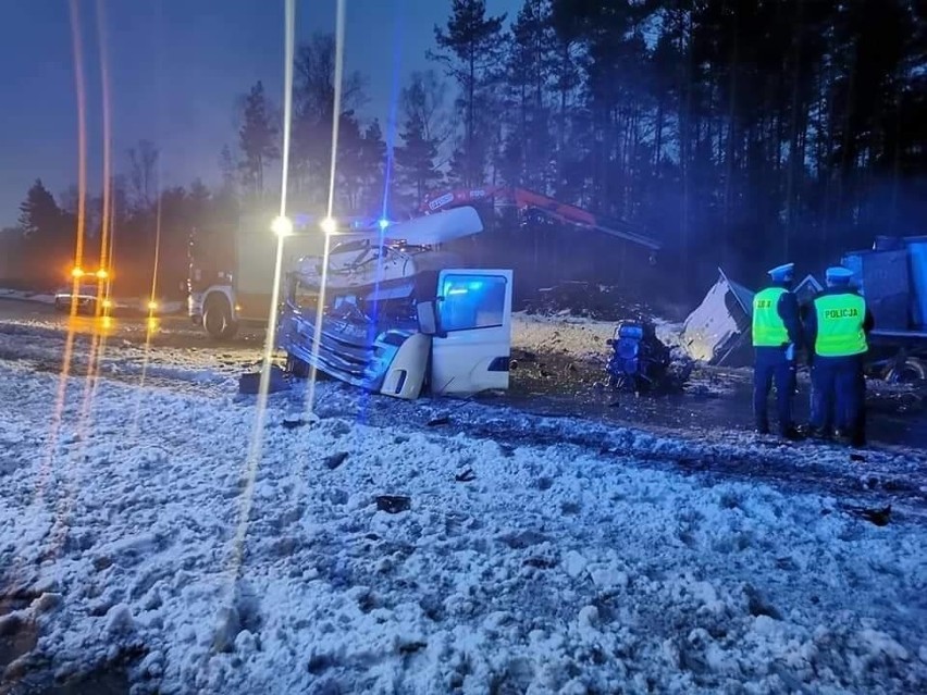 Wypadek tira na S1 w Dąbrowie Górniczej. Droga była...