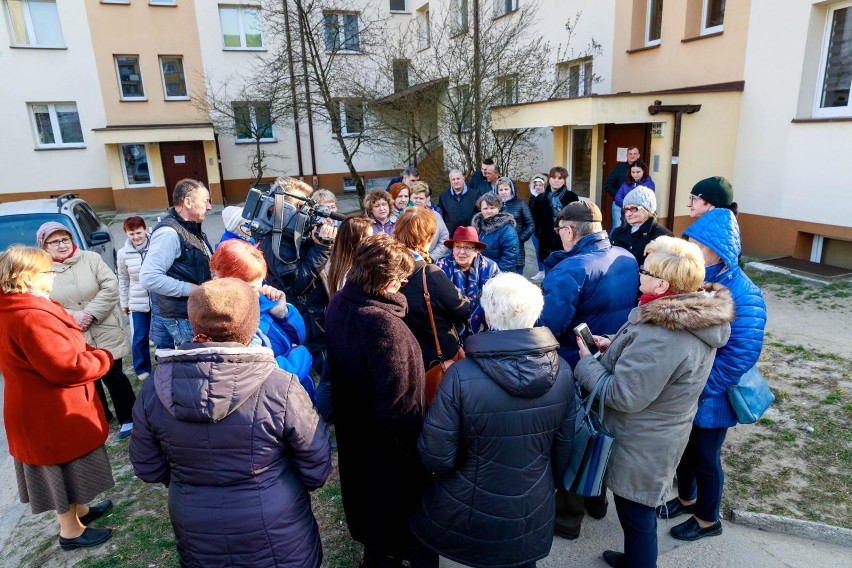 Awantura o drogę dojazdową do bloku przy św. Jerzego 40