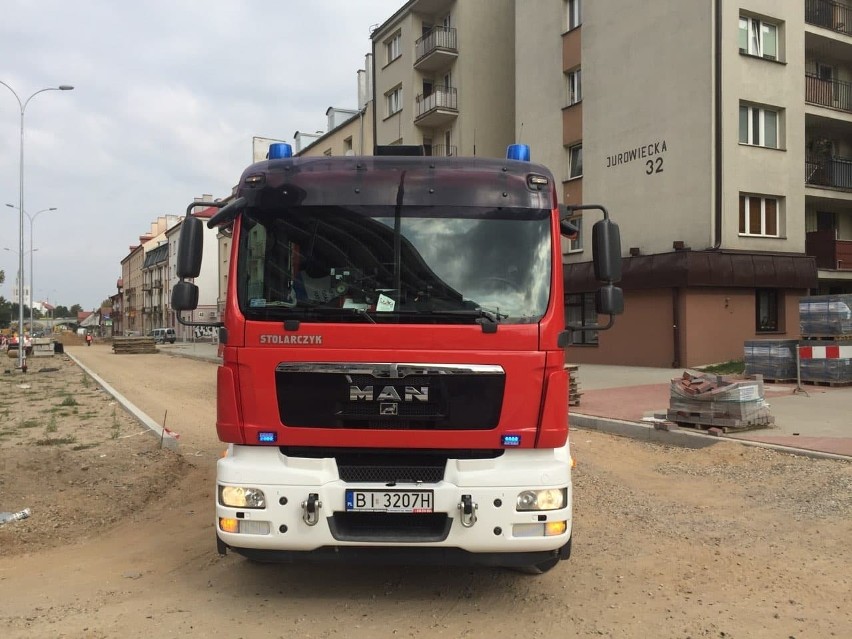 Białystok. Niewybuch przy ul. Jurowieckiej. Mieszkańcy ewakuowani, a to był tylko kamień [ZDJĘCIA]