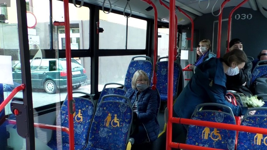 Autobus hybrydowy zaczął wozić pasażerów w Częstochowie...