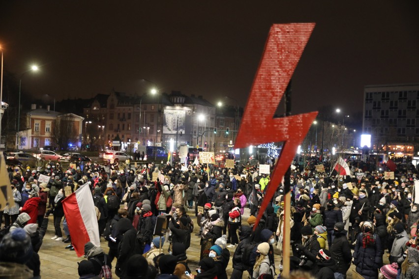 Strajk Kobiet pod Muzeum Narodowym, piątek, 29 stycznia...