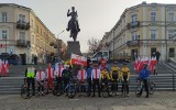 Kolarze z grupy DEK Meble Cyclo Korona Kielce też uczcili 104. rocznicę odzyskania niepodległości. Byli Tomasz Brożyna i Kazimierz Stafiej