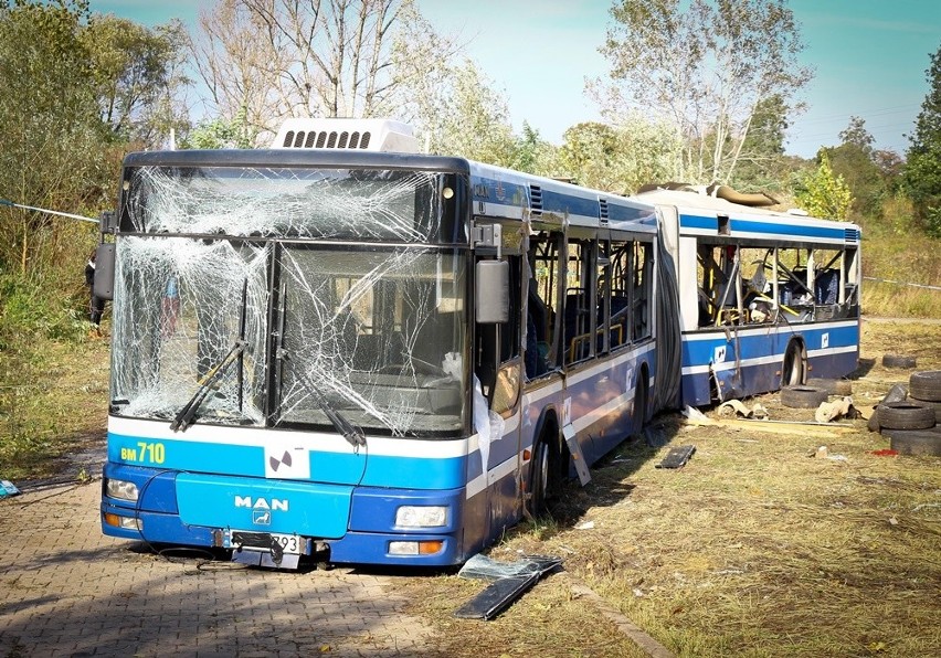 Wrocław: Tak wygląda autobus po wybuchu bomby