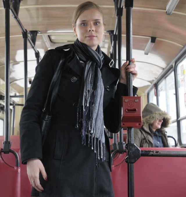 Bilety autobusowe w Opolu są zbyt drogie - mówi studentka Daria  Sorówka.