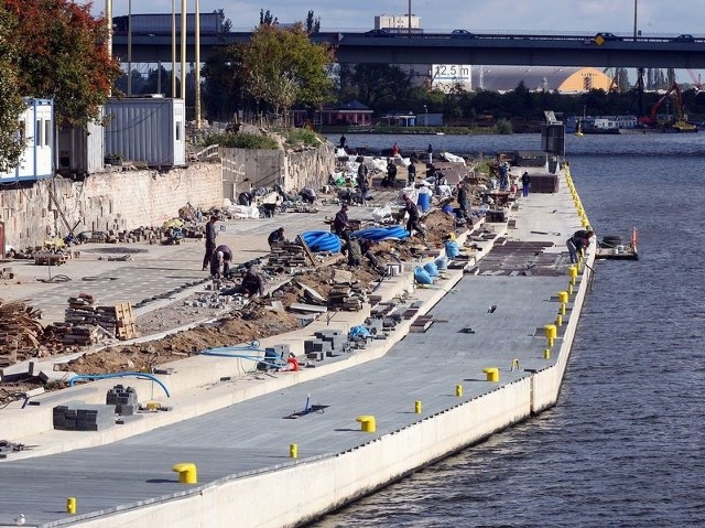 Modernizacja bulwarów nad Odrą jest w połowie dofinansowana przez Unię Europejską z Europejskiego Funduszu Rozwoju Regionalnego.