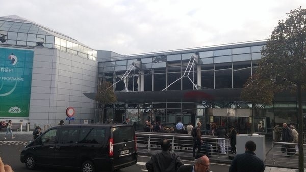 Zamachy w Brukseli: Eksplozje na lotnisku i w metrze. Są zabici i ranni [ZDJĘCIA + WIDEO]