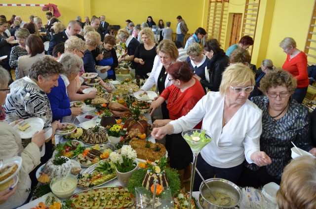 Imprezę tym razem zorganizowano w sali gimnastycznej Zespołu Szkół Niepublicznych w Janowcu Wielkopolskim