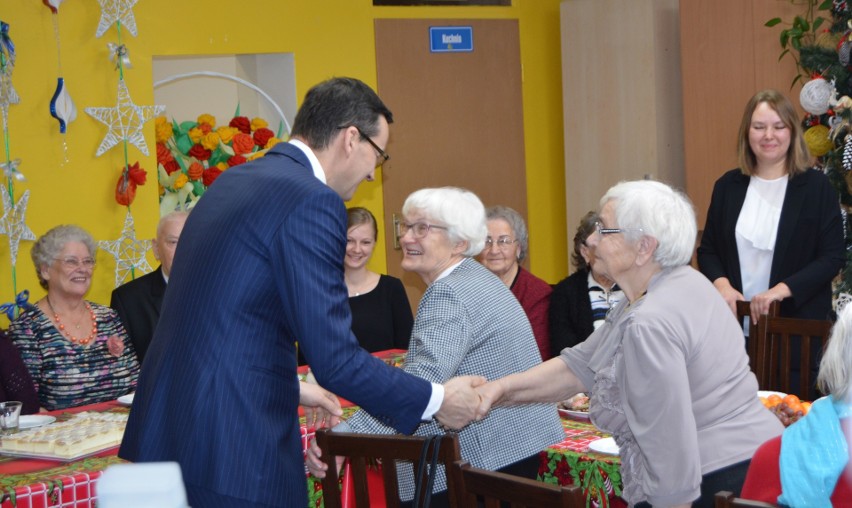 Ostrołęka. Premier Mateusz Morawiecki spotkał się z seniorami [ZDJĘCIA, WIDEO]