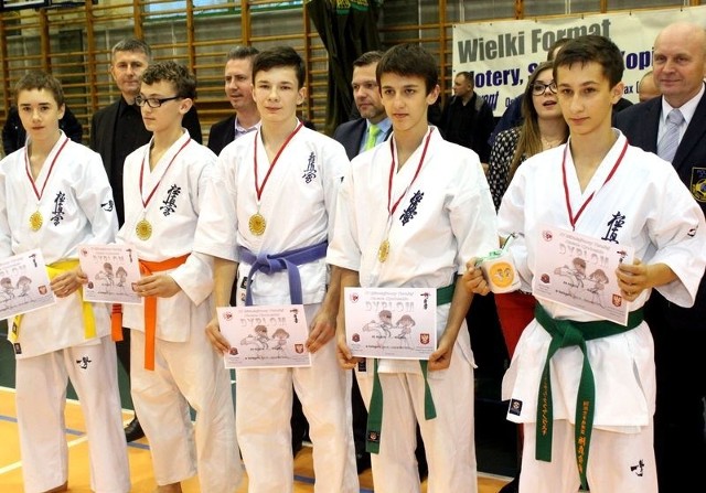 W turnieju karate kyokushin obejrzeliśmy wielu młodych i obiecujących zawodników.