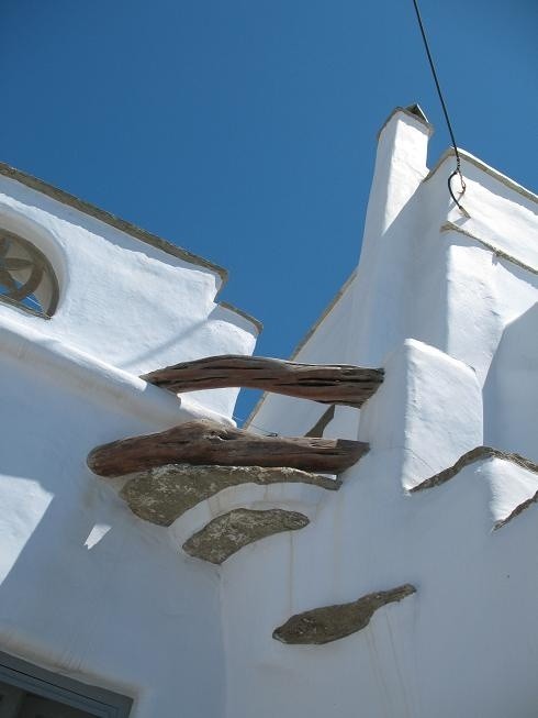 A to klasyczna architektura na wyspie Tinos