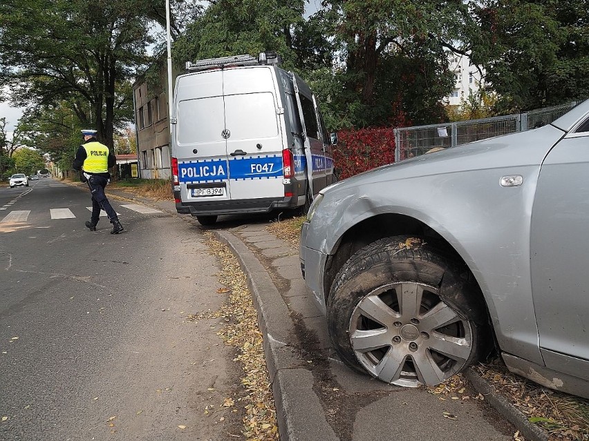 Wypadek na skrzyżowaniu Wróblewskiego i Proletariackiej. Zderzyły się dwa samochody marki audi