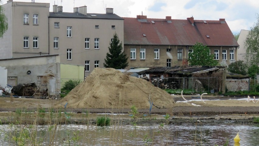 Budują bulwary nad Łarpią w Policach i obiecują, że zakończą bez poślizgu