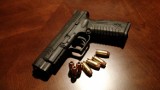 Policjant z Trzemeszna zgubił broń z amunicją. Trwają poszukiwania