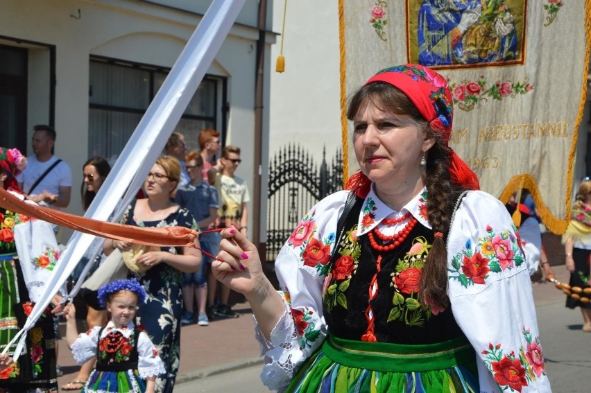 Pełne atrakcji Boże Ciało 2019 w Łowiczu. Jedź pociągiem ŁKA, powrót bezpłatny