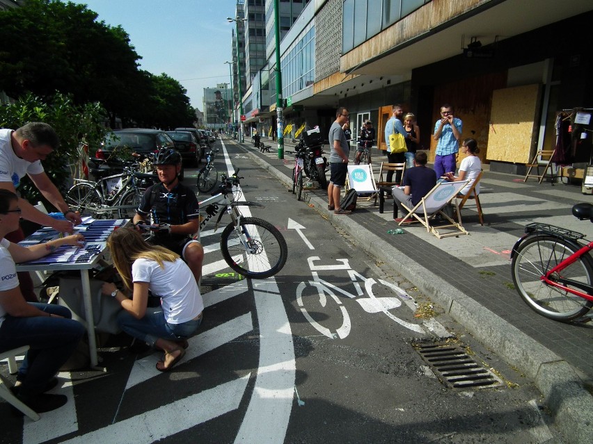 Tak wyglądał "Park(ing) Day" przed rokiem.