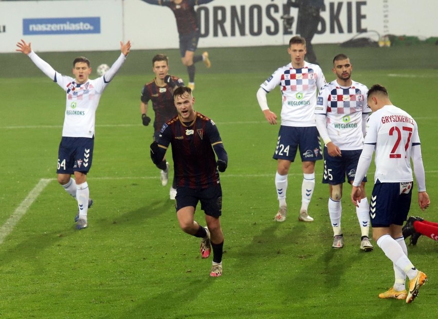 Górnik Zabrze pokonał w listopadzie Pogoń Szczecin 2:1.