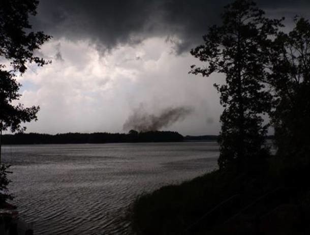 Burze z gradem i tornado na Warmii i Mazurach. Prognoza...