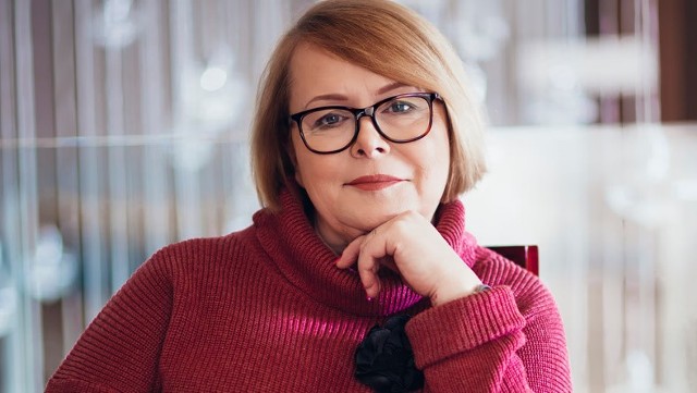 Ilona Łepkowska to scenarzystka filmowa i serialowa oraz pisarka.