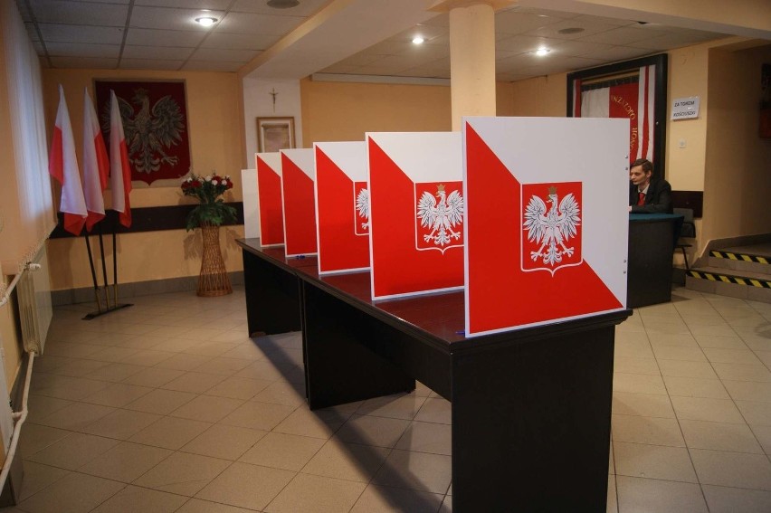 Wybory prezydenckie 2015 na Podhalu. Górale ruszyli do urn w ludowych strojach [WIDEO, ZDJĘCIA]