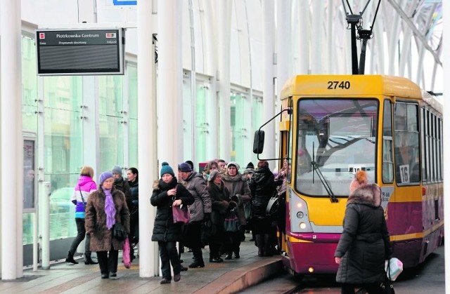 Ryzykowne zachowania użytkowników dworca są na porządku dziennym.