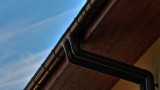 Podbitka dachowa – co warto wiedzieć o wyborze, montażu i konserwacji