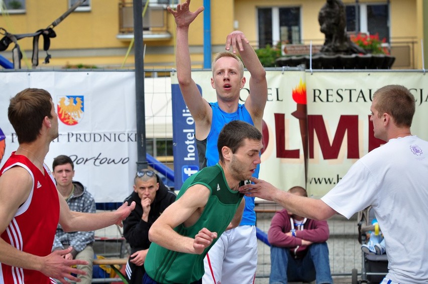 Turniej streetballa w Prudniku