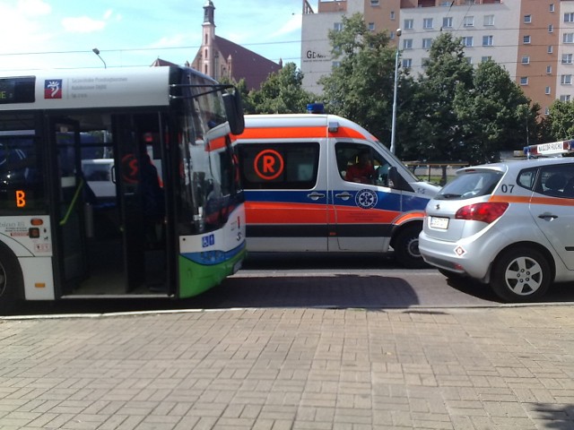 Wypadek na ul. Wyszyńskiego. Kierowca autobusu musiał zahamować.