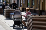 Sejm uchwalił ustawę o wspieraniu rodziców "Aktywny rodzic". Od kiedy wchodzi babciowe?