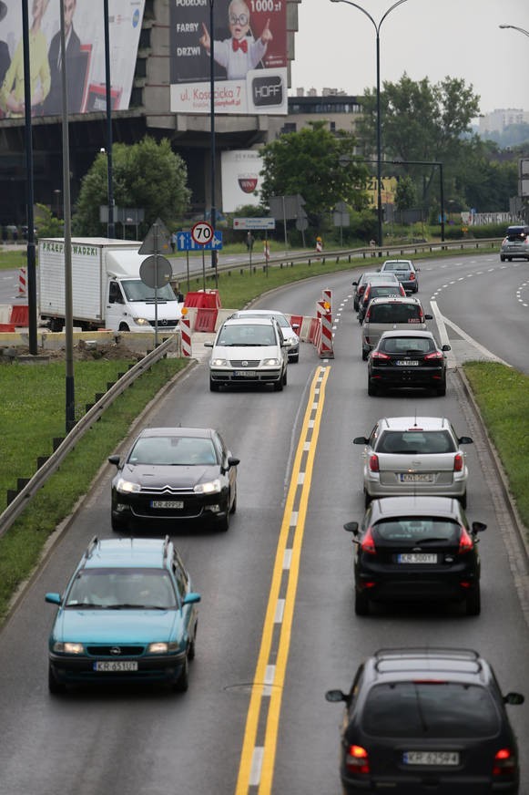 Tunel zamyka jeden przejazd dla kierowców [ZDJĘCIA]