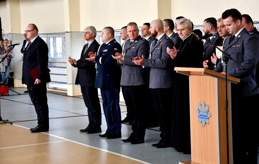Białystok. Podlaska policja ma 30 nowych funkcjonariuszy policji. Wśród nich jest małżeństwo [zdjęcia]