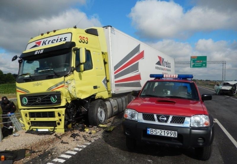 Na skutek wypadku 56-letni ob. Łotwy w stanie ciężkim trafił...