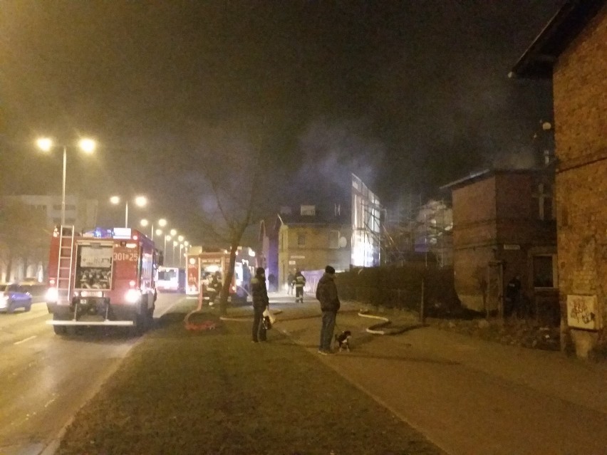 W pożarze budynku stojącego przy ul. Kolejarzy w Gdańsku...