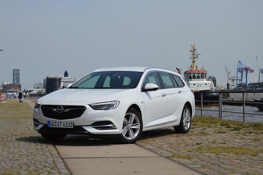 Opel Insignia Sports Tourer...