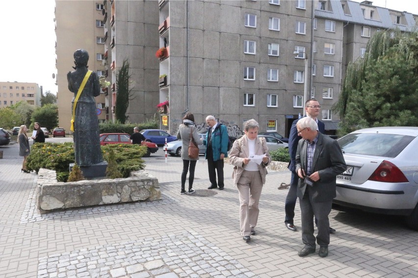 Na II zjazd absolwentów dawni uczniowie "Dwójki" zjechali z...