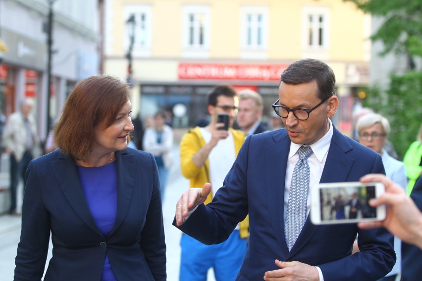 Wojewoda Ewa Leniart i premier Mateusz Morawiecki spacerowali po Rzeszowie [ZDJĘCIA]